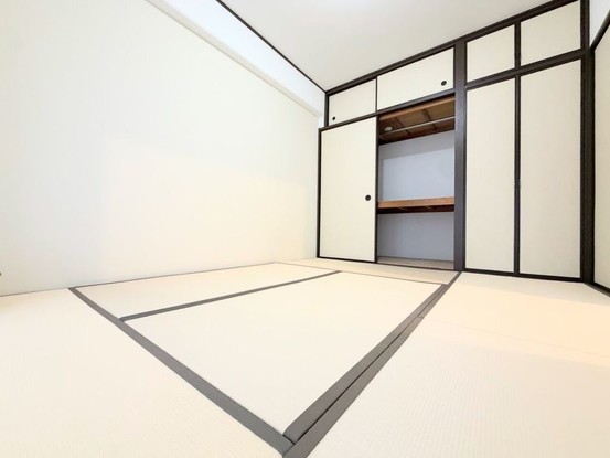 apartment 埼玉県入間市大字下藤沢1317-1 ヨークマート入間1階