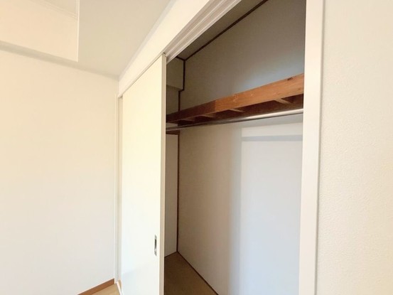 apartment 埼玉県入間市大字下藤沢1317-1 ヨークマート入間1階