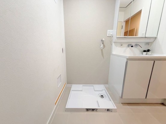 apartment 埼玉県入間市大字下藤沢1317-1 ヨークマート入間1階