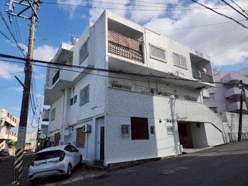 apartment 沖縄県那覇市小禄１丁目沖縄県那覇市小禄1-21-25 高良荘１階