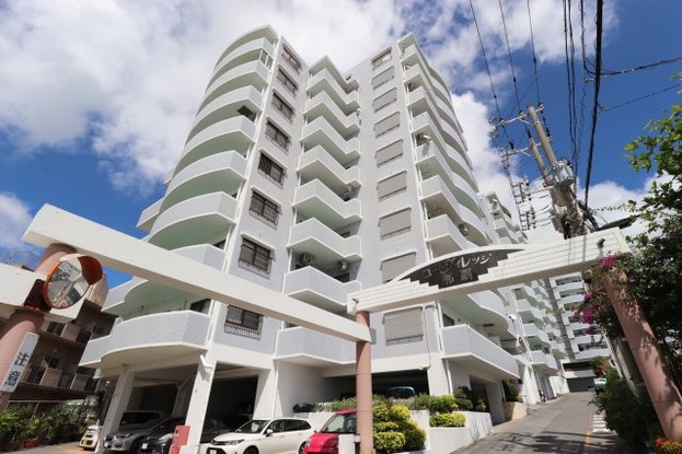 apartment 沖縄県那覇市小禄１丁目沖縄県那覇市小禄1-21-25 高良荘１階