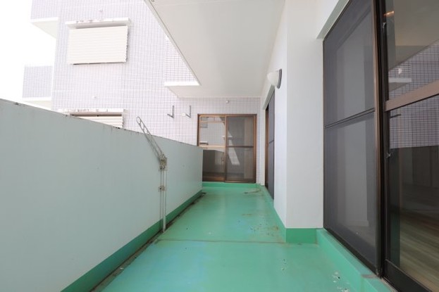 apartment 沖縄県那覇市小禄１丁目沖縄県那覇市小禄1-21-25 高良荘１階