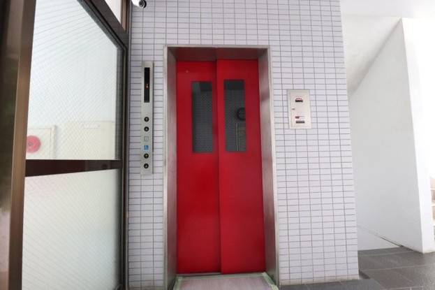 apartment 沖縄県那覇市小禄１丁目沖縄県那覇市小禄1-21-25 高良荘１階