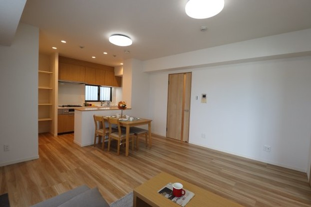 apartment 沖縄県那覇市小禄１丁目沖縄県那覇市小禄1-21-25 高良荘１階