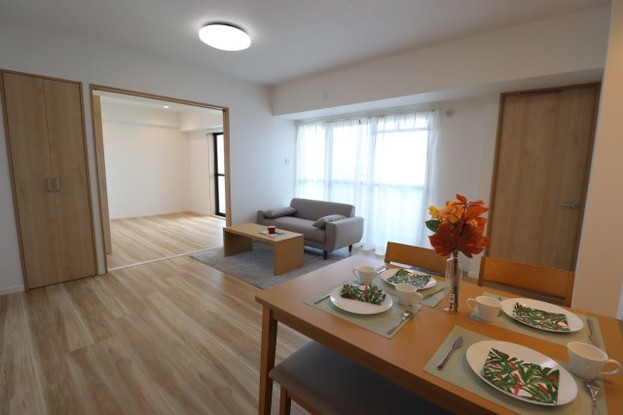 apartment 沖縄県那覇市小禄１丁目沖縄県那覇市小禄1-21-25 高良荘１階