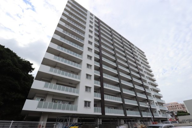 apartment 沖縄県那覇市小禄１丁目沖縄県那覇市小禄1-21-25 高良荘１階