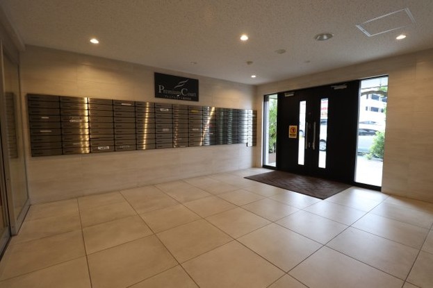 apartment 沖縄県那覇市小禄１丁目沖縄県那覇市小禄1-21-25 高良荘１階