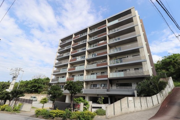 apartment 沖縄県那覇市小禄１丁目沖縄県那覇市小禄1-21-25 高良荘１階