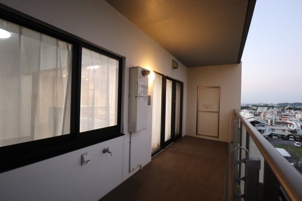 apartment 沖縄県那覇市小禄１丁目沖縄県那覇市小禄1-21-25 高良荘１階