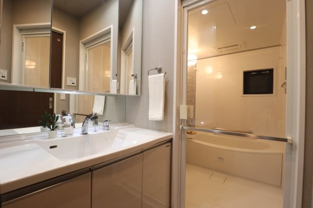 apartment 沖縄県那覇市小禄１丁目沖縄県那覇市小禄1-21-25 高良荘１階