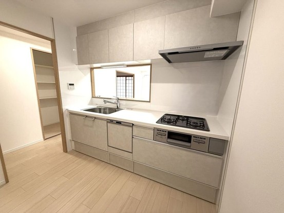 apartment 奈良県奈良市神功５丁目１－５ 、１階　ハウスドゥ奈良神功