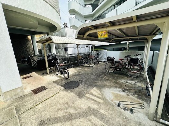 apartment 奈良県奈良市神功５丁目１－５ 、１階　ハウスドゥ奈良神功