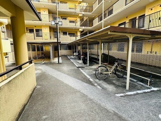 apartment 奈良県奈良市神功５丁目１－５ 、１階　ハウスドゥ奈良神功