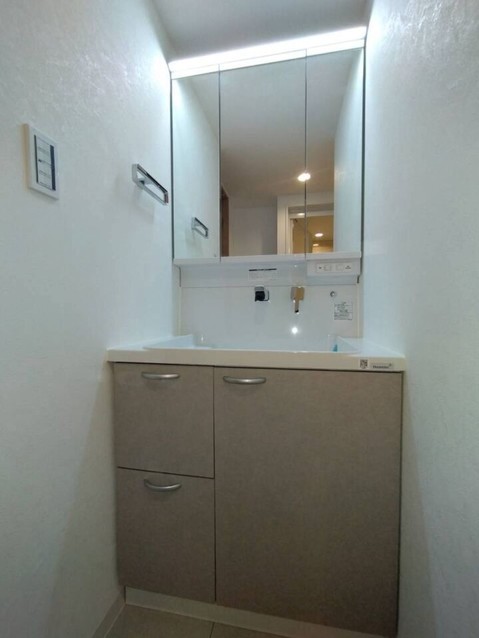 apartment 神奈川県厚木市田村町8-8 柳田ビル1階
