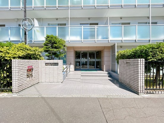 apartment 北海道札幌市南区南三十二条西９丁目
地図を見る