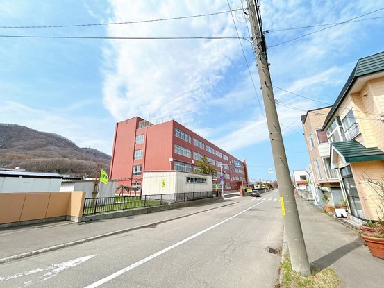 apartment 北海道札幌市南区南三十二条西９丁目
地図を見る