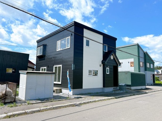 detached 北海道滝川市一の坂町東３丁目
地図を見る