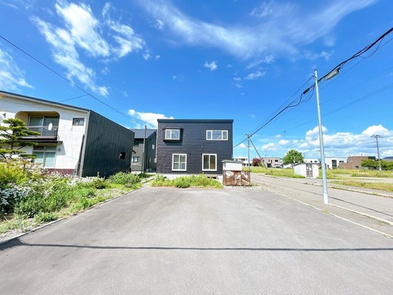 detached 北海道滝川市一の坂町東３丁目
地図を見る