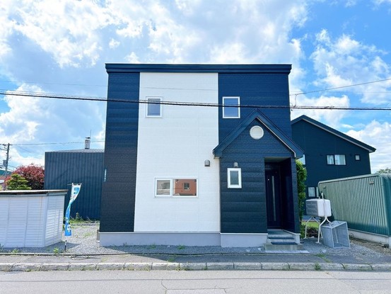 detached 北海道滝川市一の坂町東３丁目
地図を見る