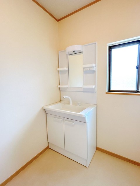 detached 栃木県小山市城北５丁目15-11 峯ビル 1階