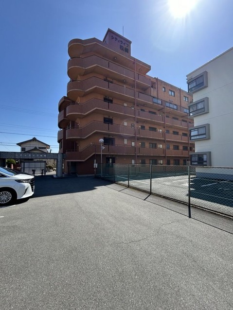 apartment 三重県松阪市下村町814-4 パークマンション101号室