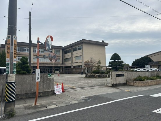 apartment 三重県松阪市下村町814-4 パークマンション101号室