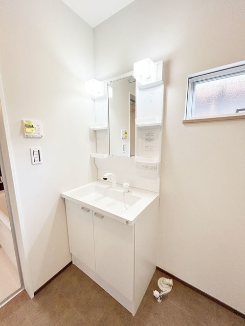 apartment 三重県松阪市下村町814-4 パークマンション101号室