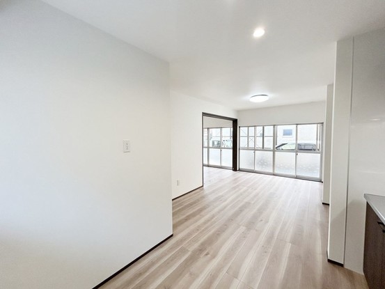 apartment 三重県松阪市下村町814-4 パークマンション101号室
