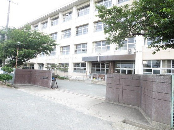 apartment 三重県松阪市下村町814-4 パークマンション101号室
