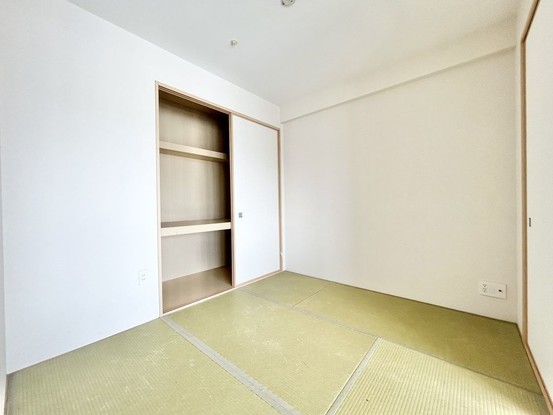 apartment 三重県松阪市下村町814-4 パークマンション101号室
