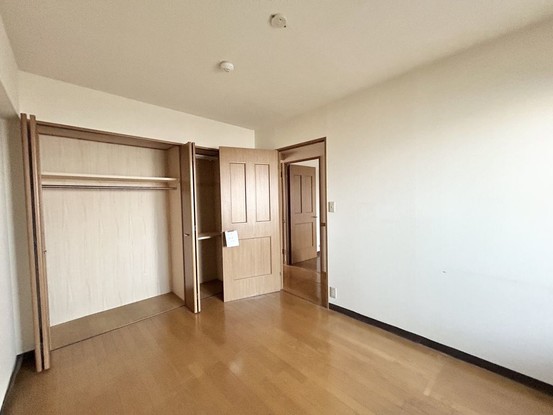 apartment 三重県松阪市下村町814-4 パークマンション101号室