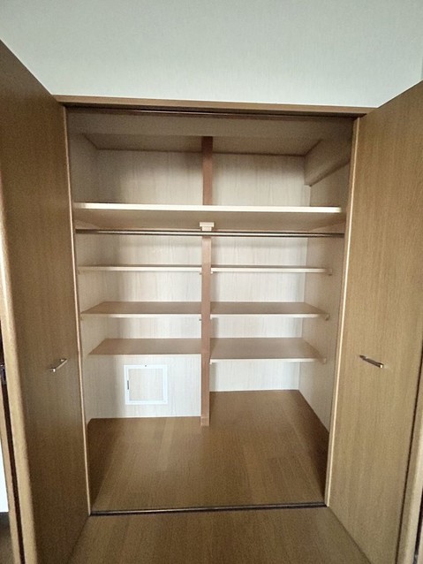 apartment 三重県松阪市下村町814-4 パークマンション101号室