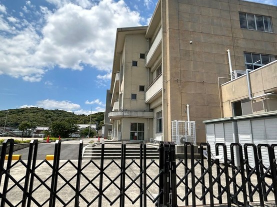apartment 三重県松阪市下村町814-4 パークマンション101号室
