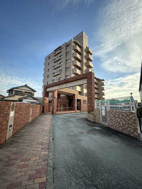 apartment 三重県松阪市下村町814-4 パークマンション101号室