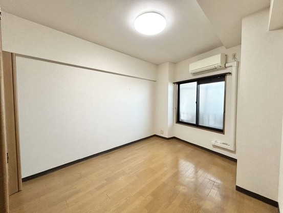 apartment 三重県松阪市下村町814-4 パークマンション101号室