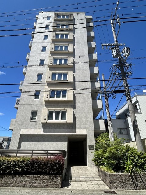 apartment 三重県松阪市下村町814-4 パークマンション101号室