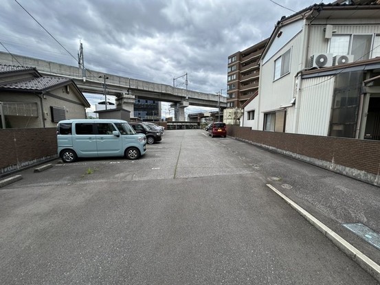 apartment 富山県富山市稲荷元町３丁目
地図を見る