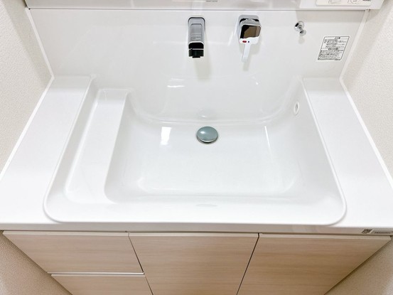 apartment 富山県富山市稲荷元町３丁目
地図を見る