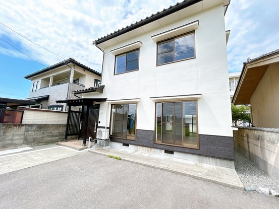 apartment 富山県富山市堀川町
地図を見る