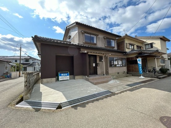 detached 石川県河北郡津幡町字加賀爪
地図を見る