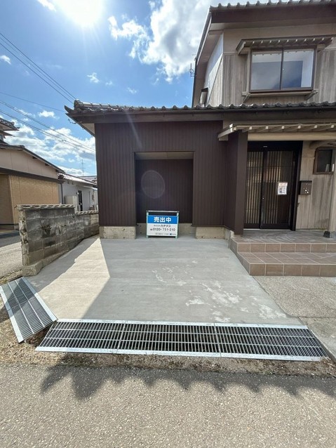 detached 石川県河北郡津幡町字加賀爪
地図を見る