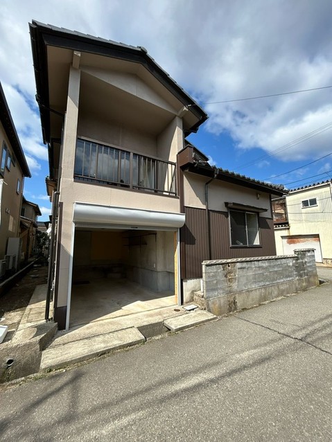 detached 石川県河北郡津幡町字加賀爪
地図を見る