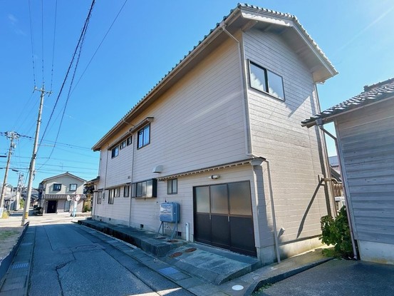 detached 石川県かほく市高松
地図を見る