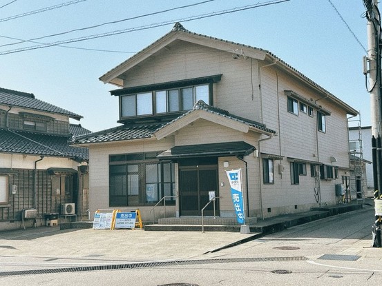 detached 石川県かほく市高松
地図を見る