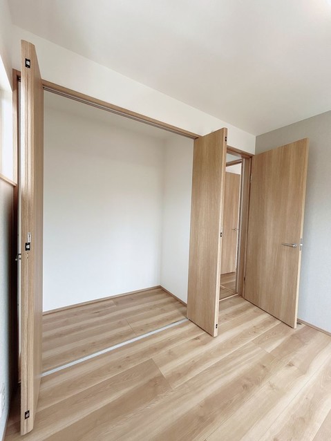 apartment 滋賀県草津市野路東５丁目25-23 マリーベルハイツE棟 101号室