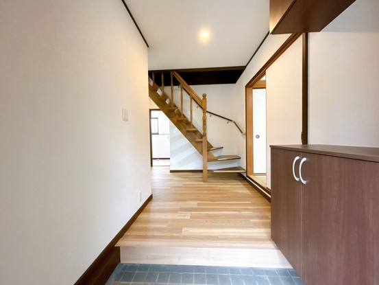 detached 三重県名張市鴻之台１番町35-1 ラフレシール101号室