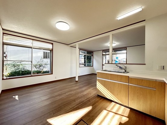 detached 三重県名張市鴻之台１番町35-1 ラフレシール101号室