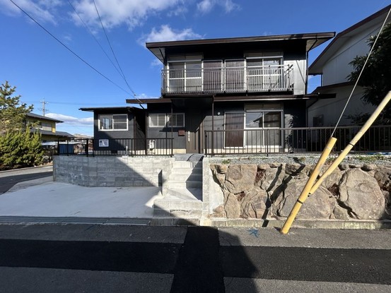 detached 三重県名張市鴻之台１番町35-1 ラフレシール101号室