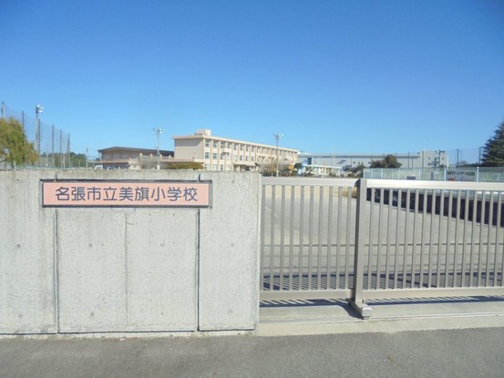 detached 三重県名張市鴻之台１番町35-1 ラフレシール101号室