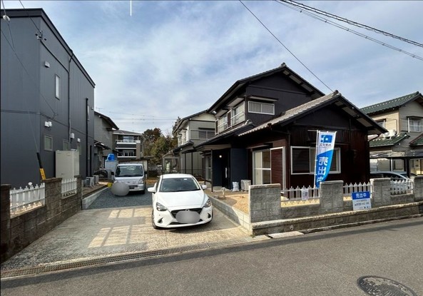 apartment 三重県名張市鴻之台１番町35-1 ラフレシール101号室